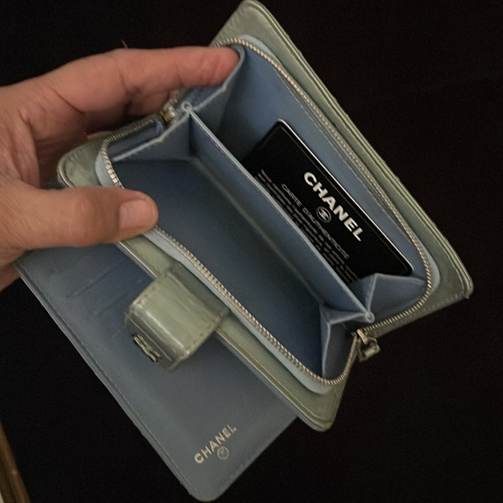 Chanel Auth Medium Matelasse Patent Leather Wallet. P209/07032020 - Picture 12 of 13